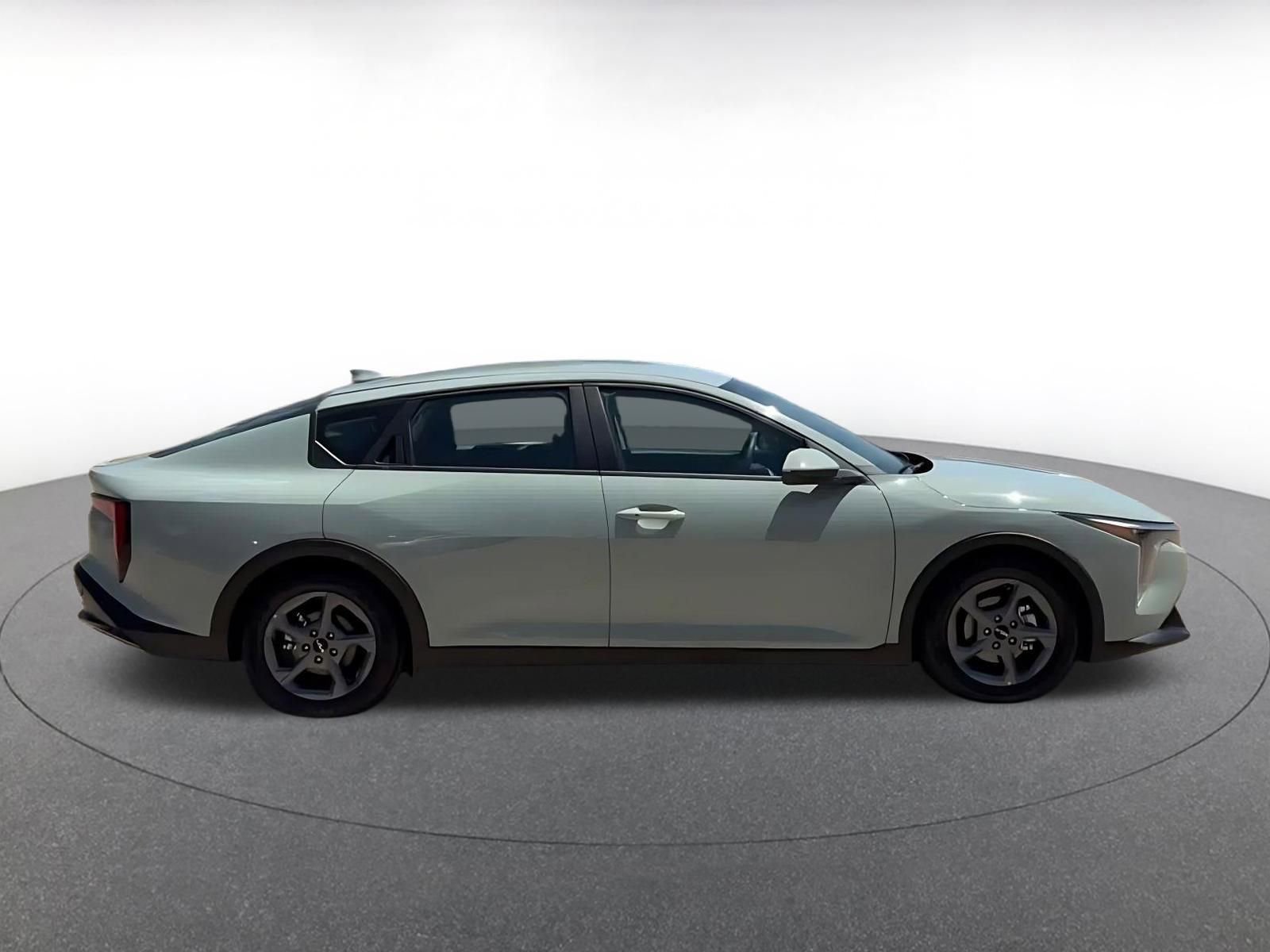 Used 2025 Kia K4 FWD image 16