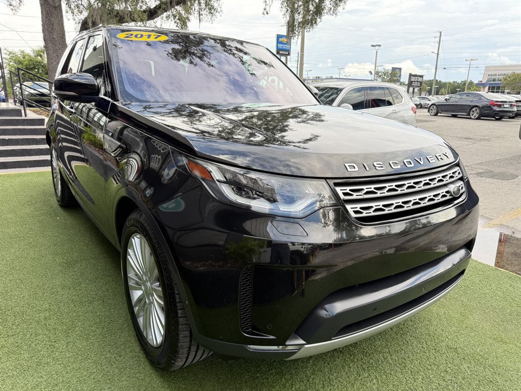 Used 2017 Land Rover Discovery HSE Luxury AWD/4WD image 3