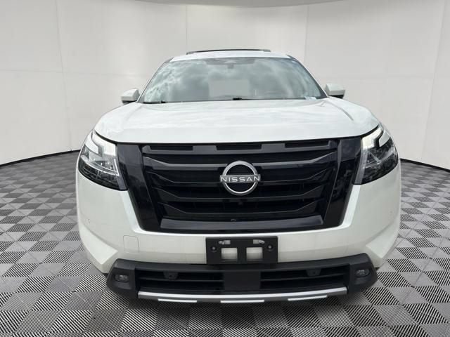 Used 2023 Nissan Pathfinder Platinum w/ Lighting Package (N93) AWD/4WD image 15