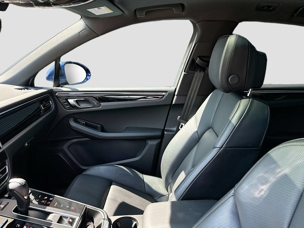 Certified 2026 Porsche Macan AWD/4WD image 26