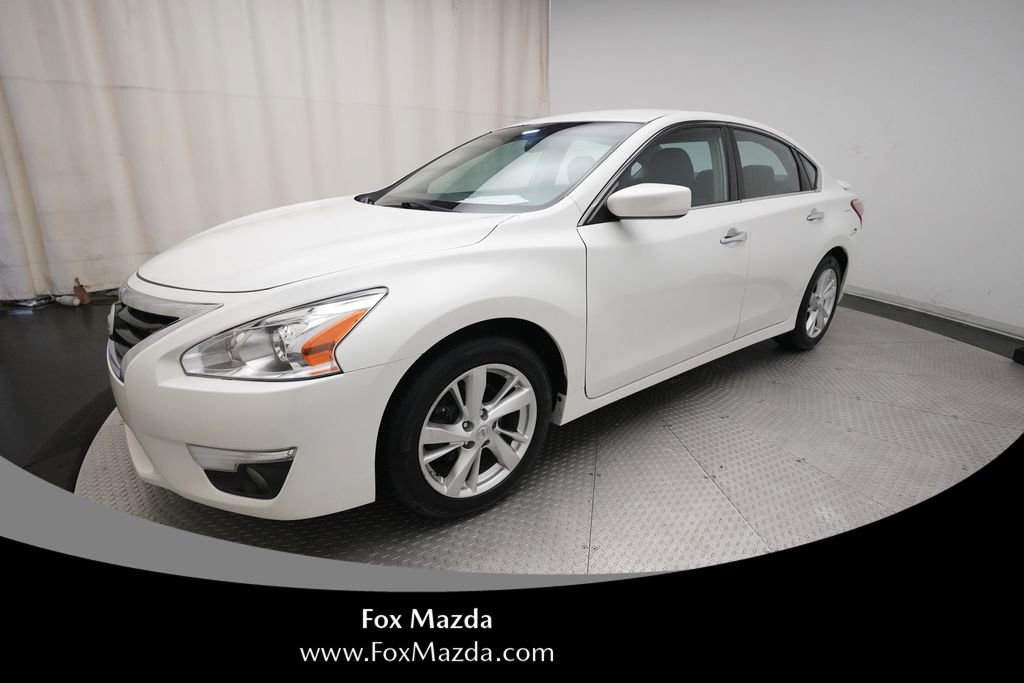 Used 2013 Nissan Altima 2.5 SV FWD image 1