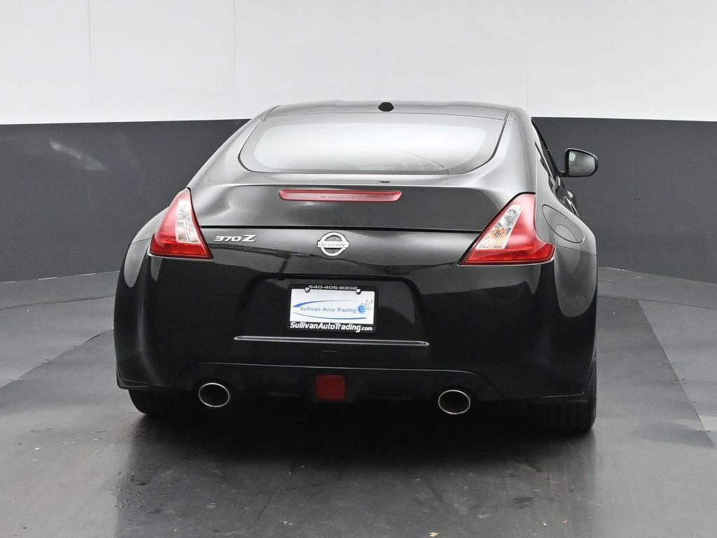 Used 2016 Nissan 370Z Touring RWD image 6