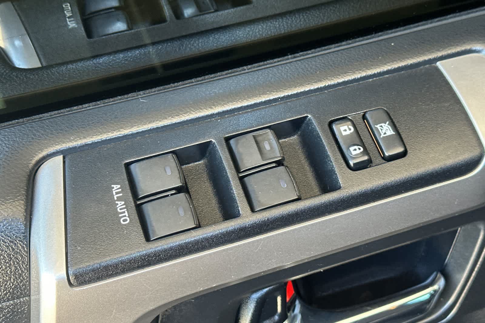 Used 2018 Toyota 4Runner SR5 Premium AWD/4WD image 13