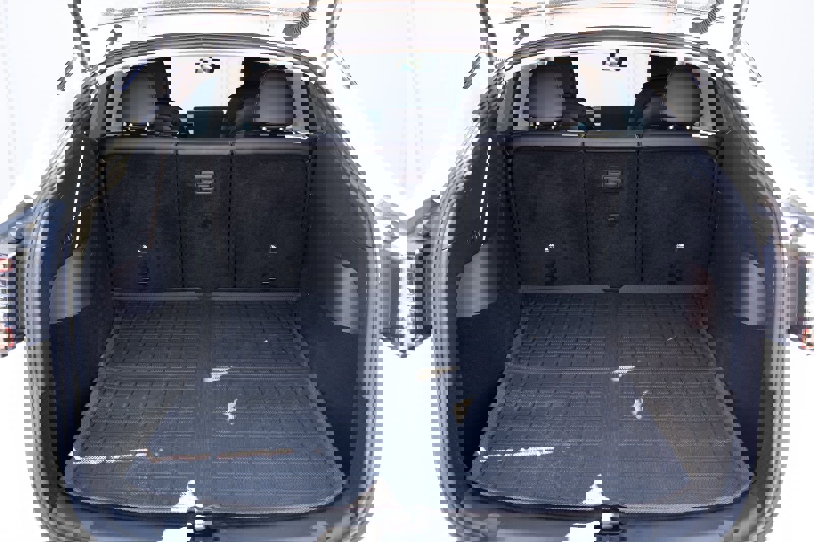 Used 2021 Tesla Model Y Long Range image 22