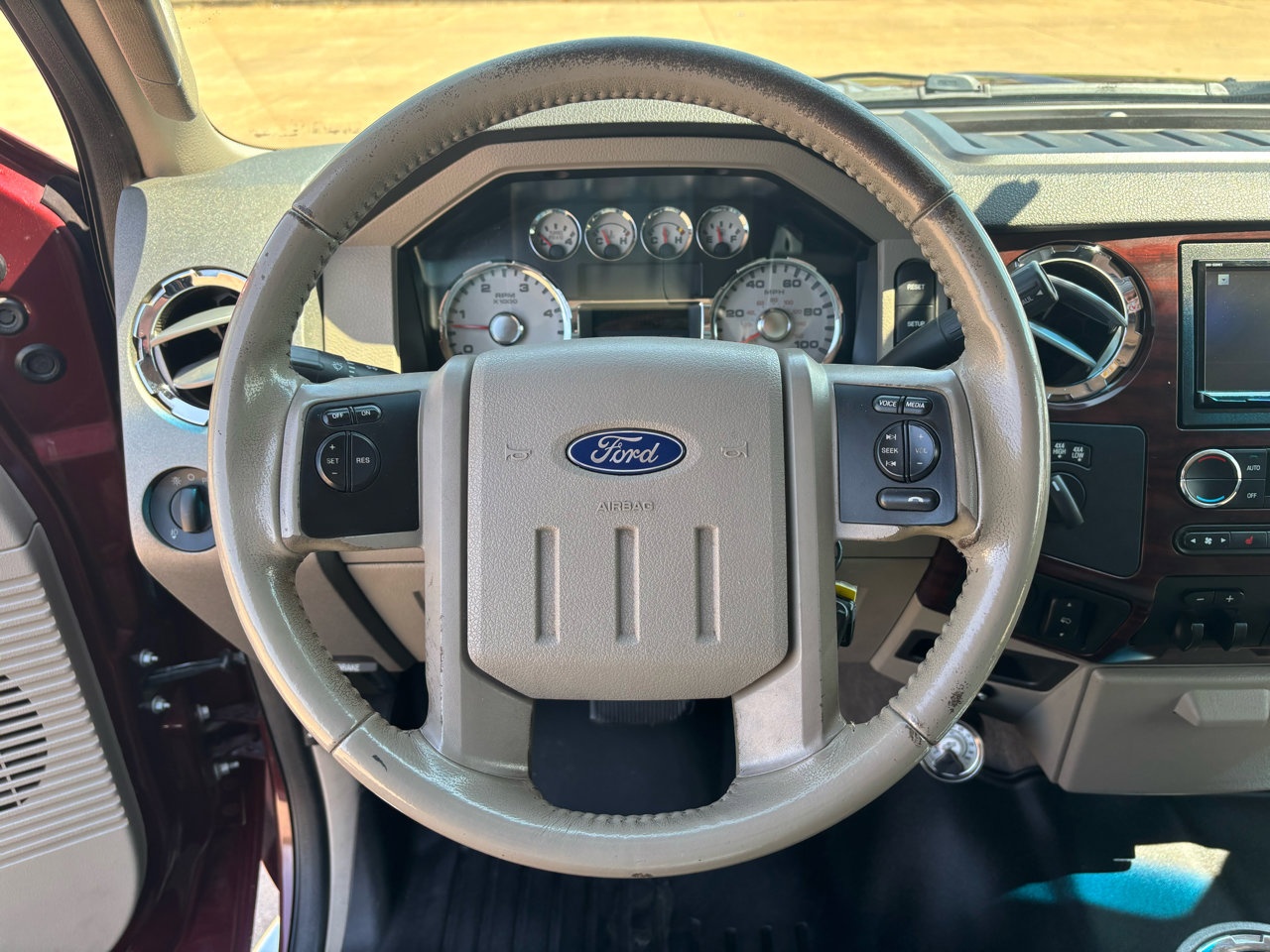 Used 2010 Ford F250 Lariat image 19