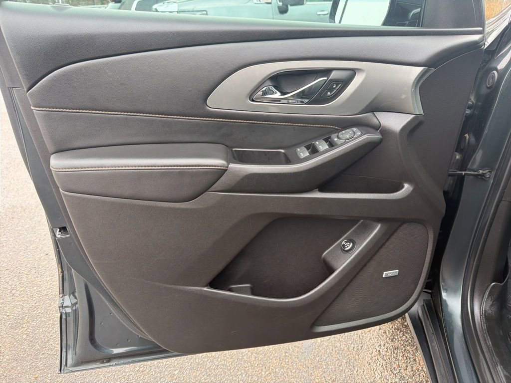 Used 2019 Chevrolet Traverse RS image 12