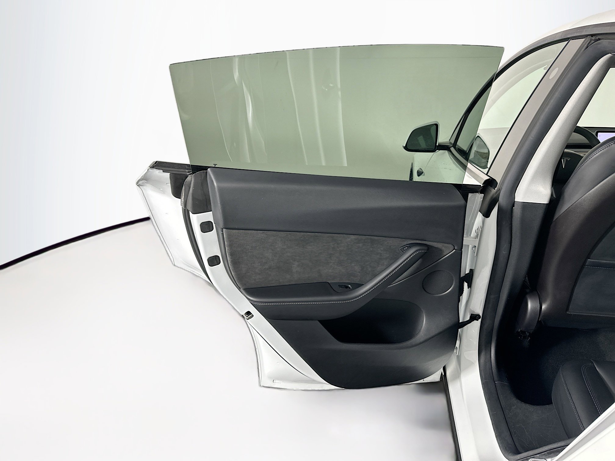 Used 2021 Tesla Model Y Long Range image 25