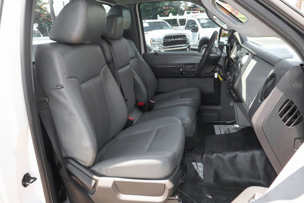 Used 2016 Ford F550 2WD Regular Cab Super Duty image 25