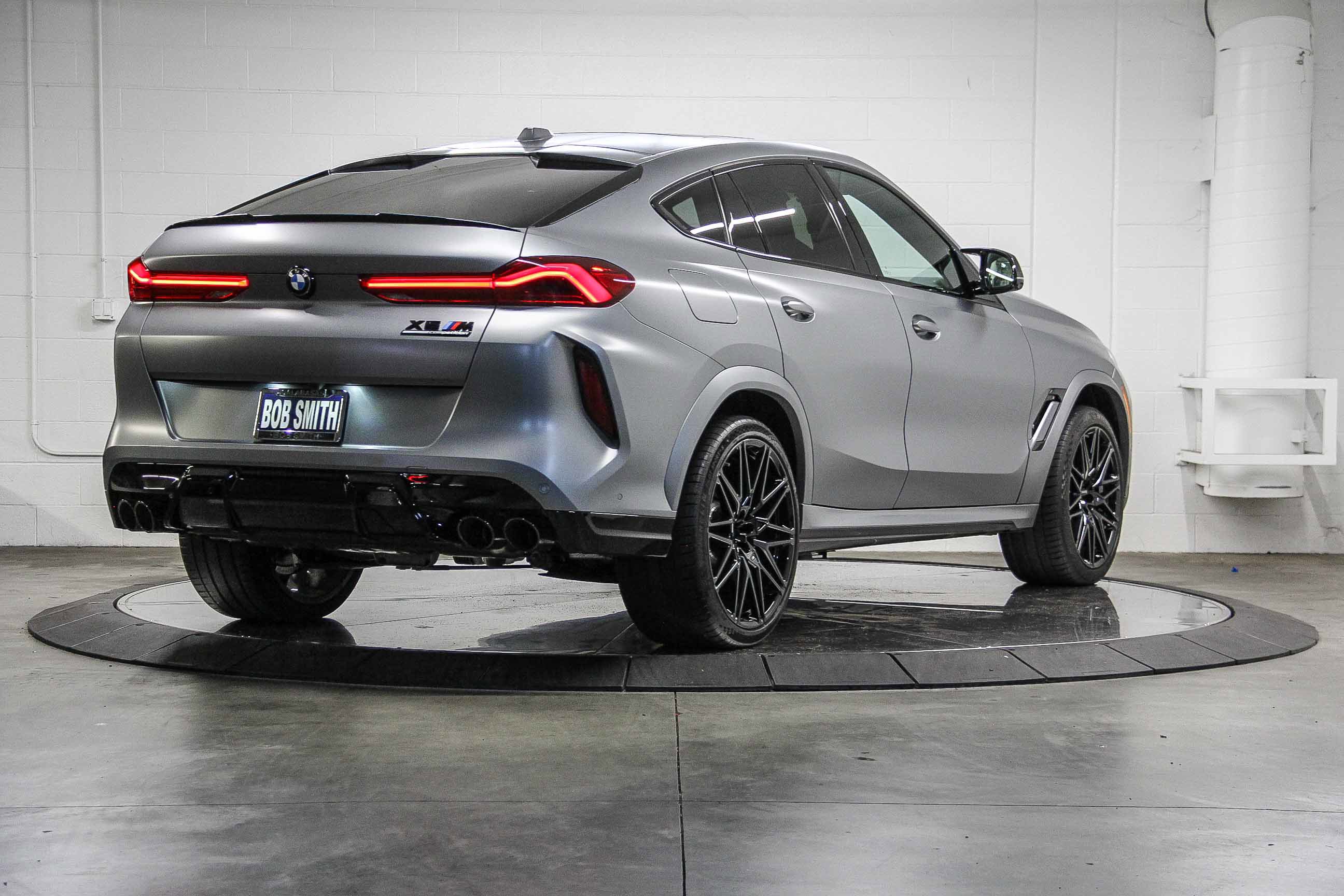 Used 2025 BMW X6 M Competition w/ Executive Package image 6