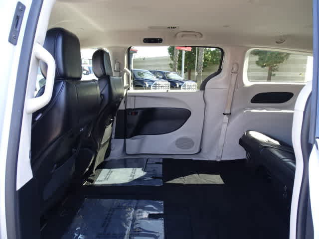 Used 2023 Chrysler Pacifica Touring-L FWD image 20