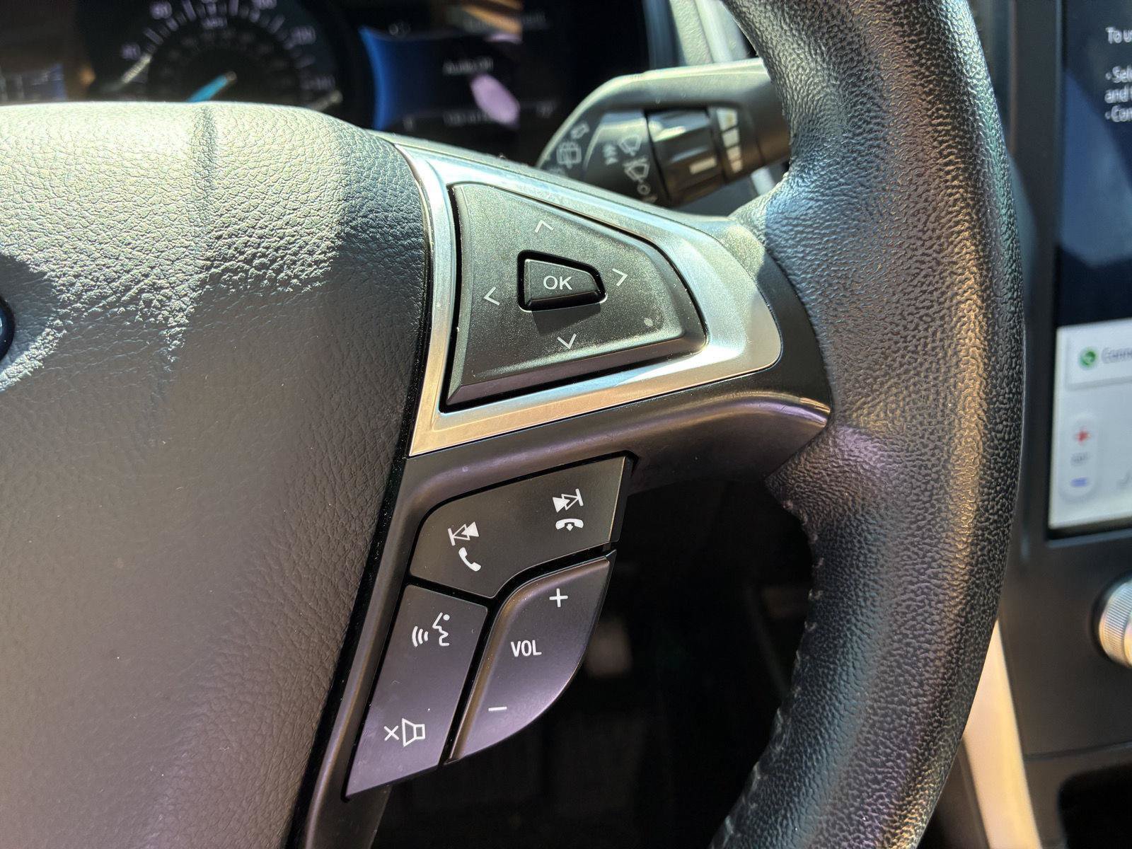 Used 2023 Ford Edge SEL AWD/4WD image 12