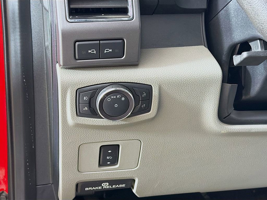 Used 2019 Ford F250 XLT w/ XLT Premium Package AWD/4WD image 25