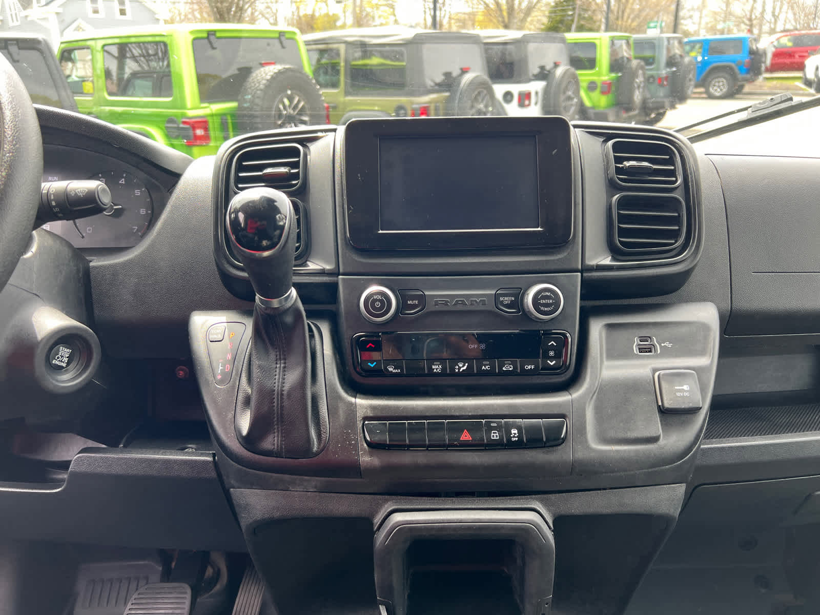 Used 2023 RAM ProMaster 2500 FWD image 24