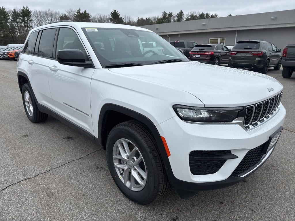 New 2026 Jeep Grand Cherokee Laredo image 7