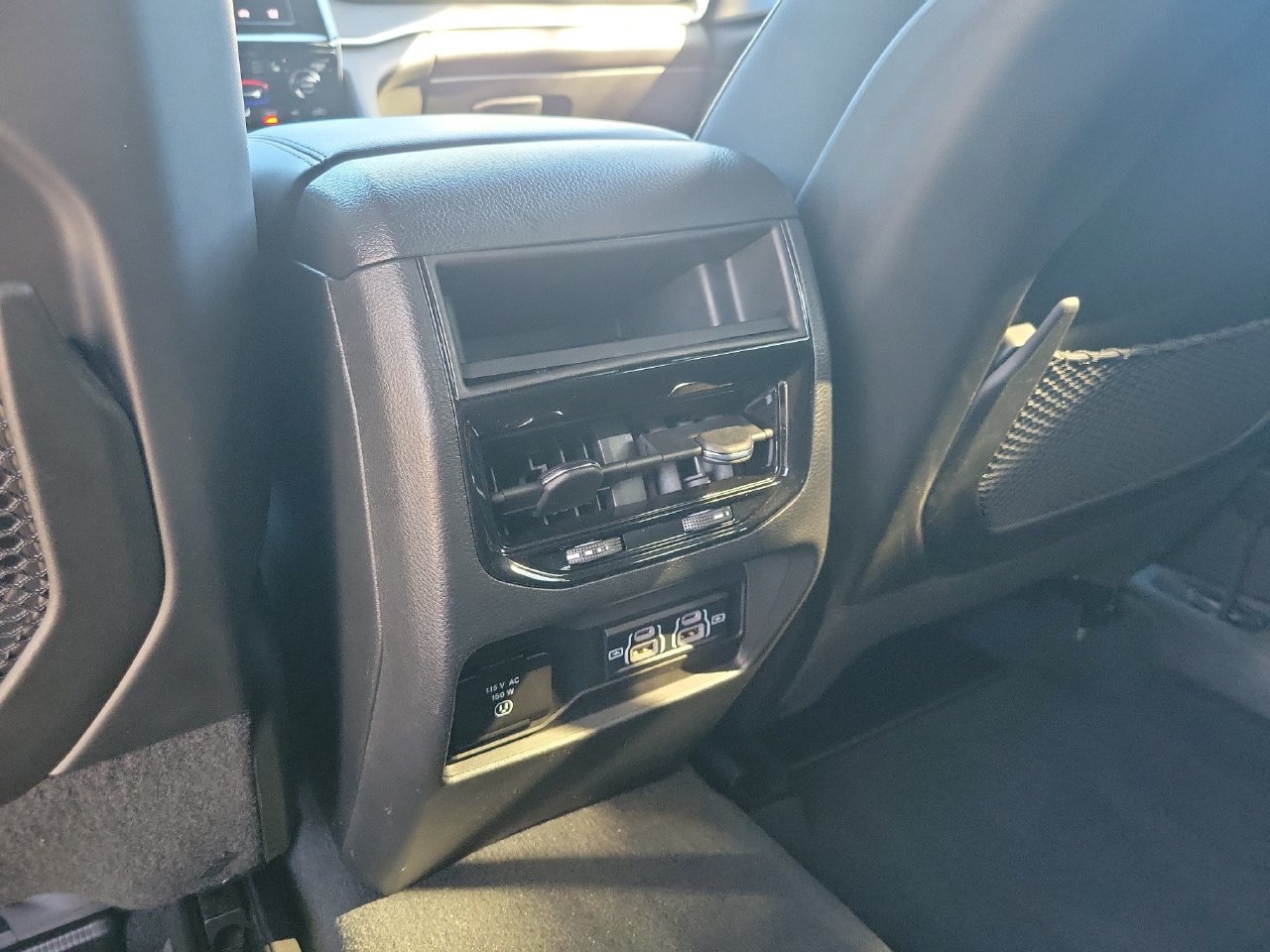Used 2023 Jeep Grand Cherokee Altitude AWD/4WD image 13