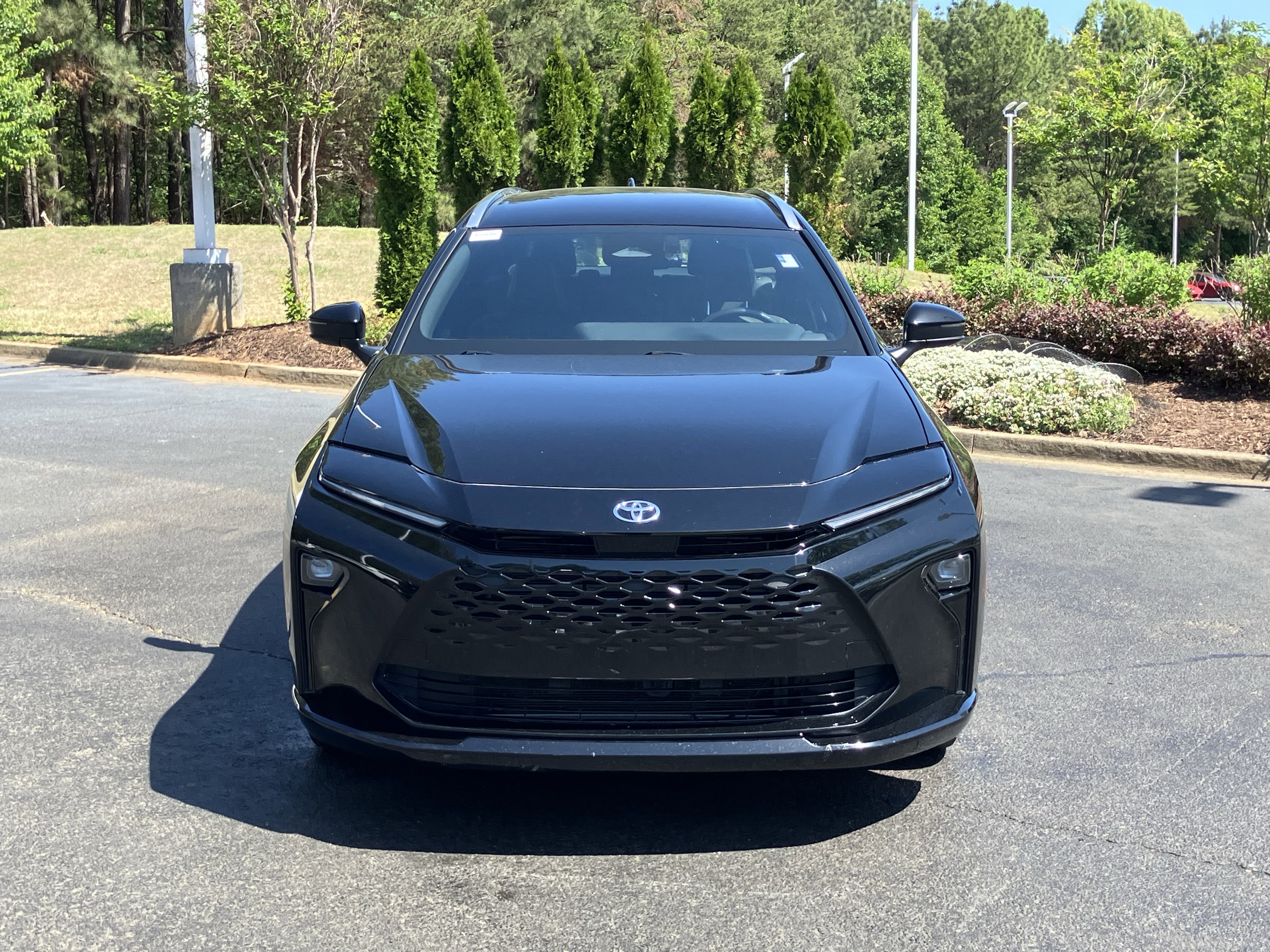 Used 2025 Toyota Crown Signia AWD/4WD image 3