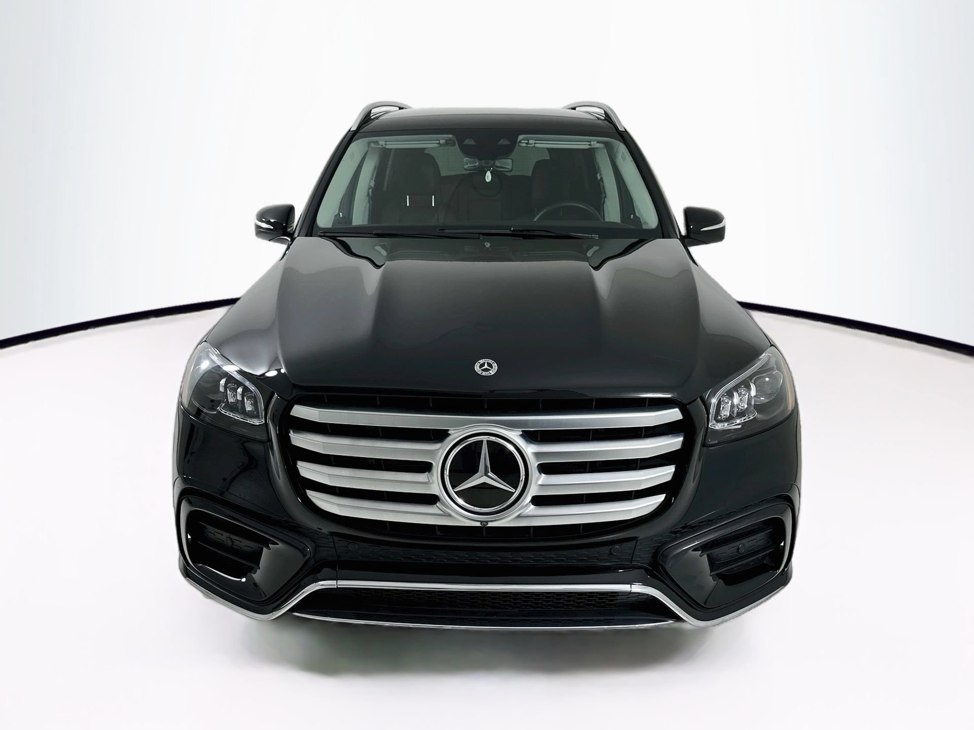 Used 2024 Mercedes-Benz GLS 450 4MATIC image 2