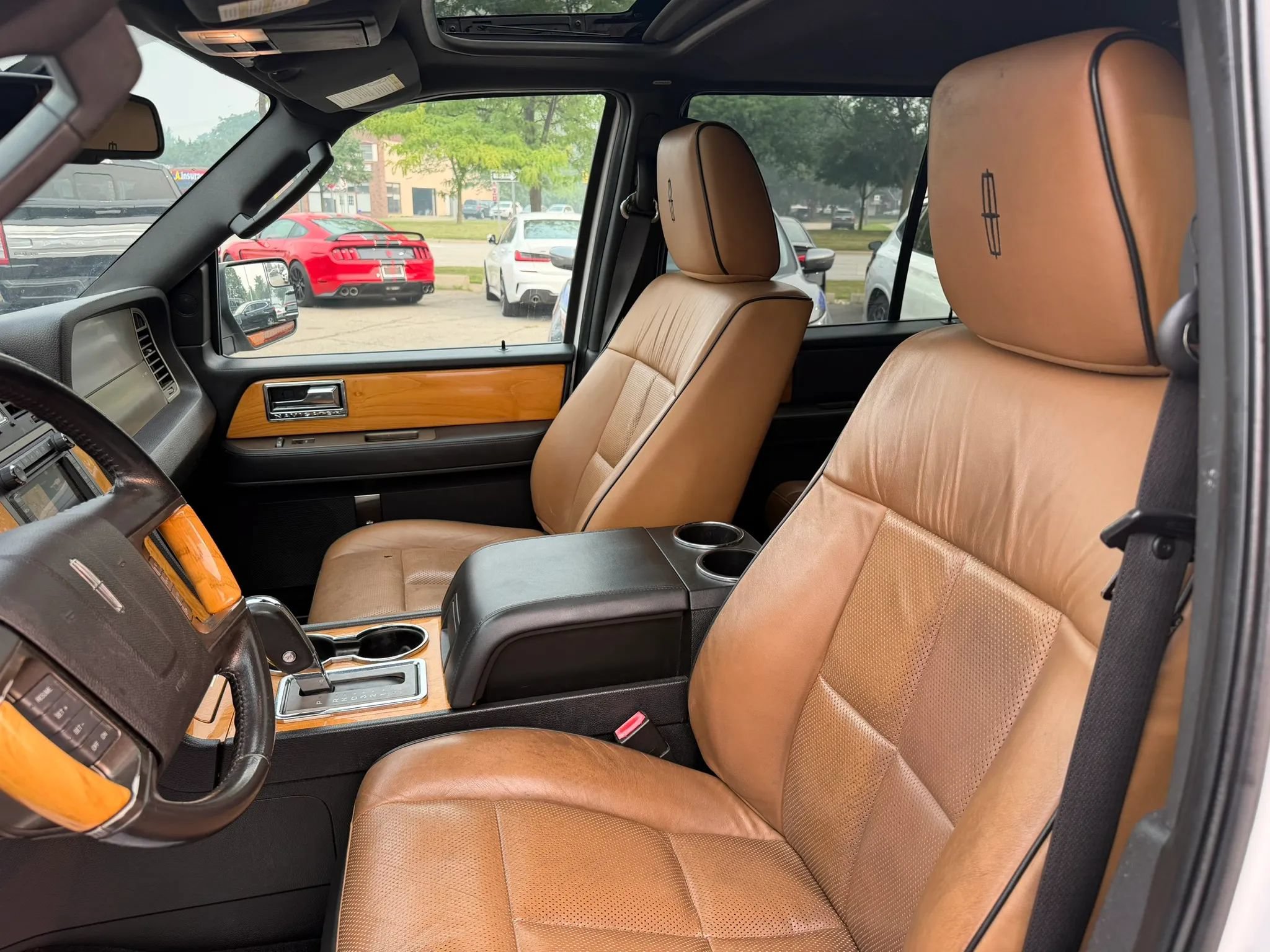 Used 2014 Lincoln Navigator L 4WD w/ Equipment Group 101A image 18