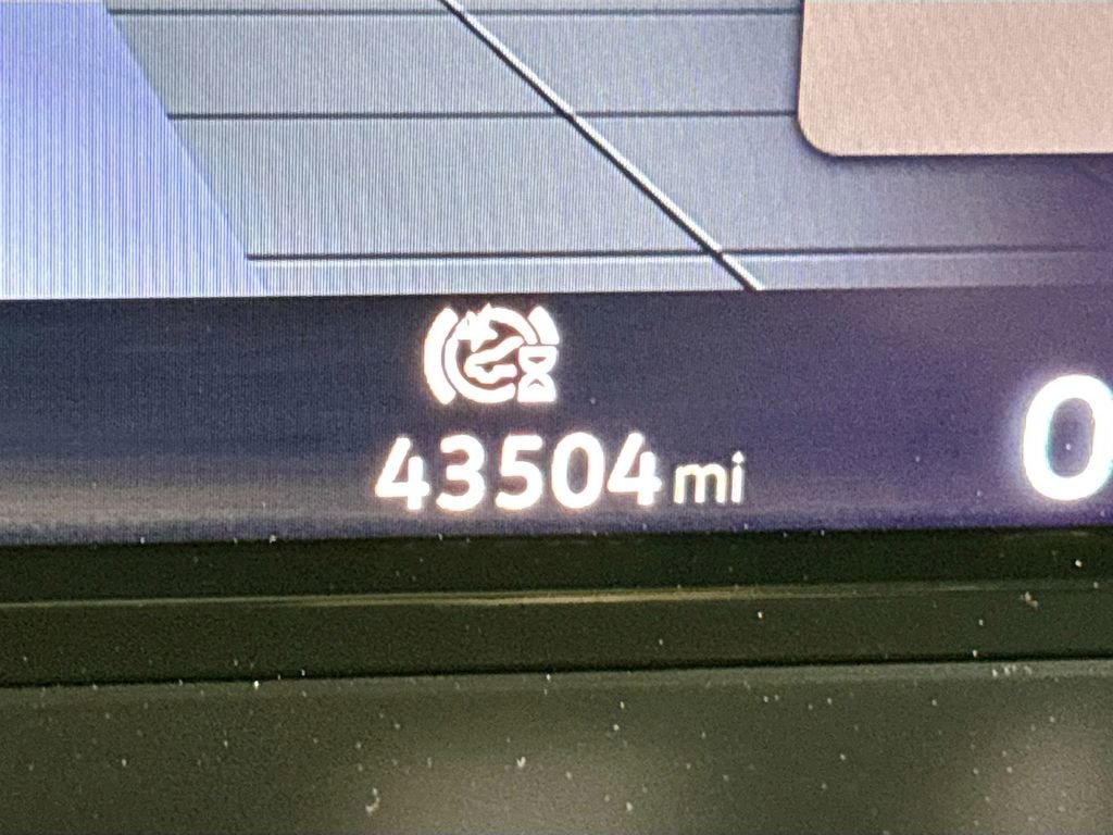 Used 2024 Volkswagen Atlas SE image 14