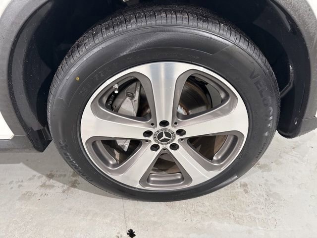 Used 2022 Mercedes-Benz GLC 300 w/ Premium Package Lite image 17