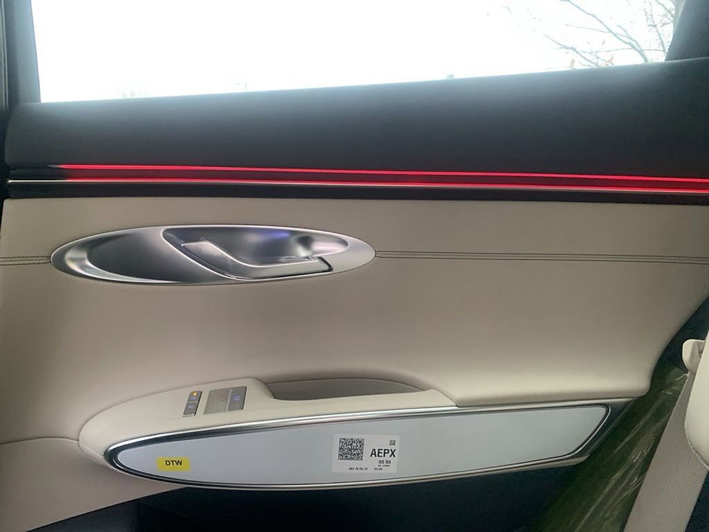 Used 2026 Genesis GV70 2.5T Select image 19