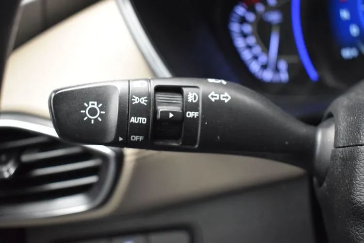 Used 2019 Hyundai Santa Fe SEL AWD/4WD image 25