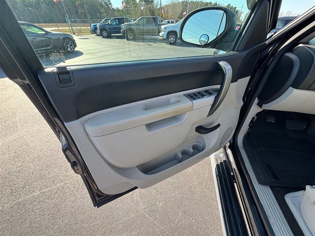 Used 2011 Chevrolet Silverado 1500 LT w/ All-Star Edition AWD/4WD image 15