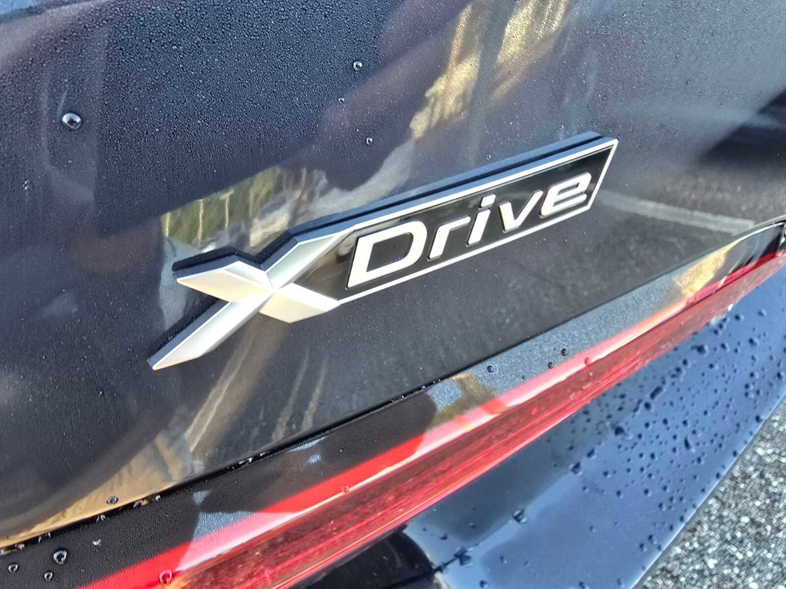 New 2026 BMW 550e xDrive image 5