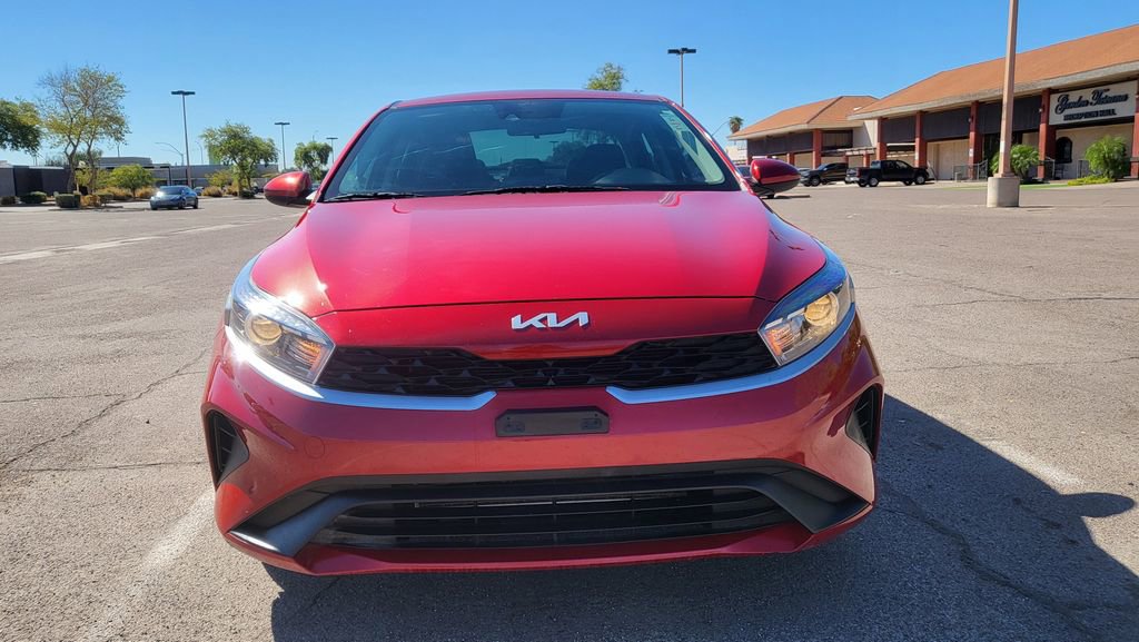 Used 2023 Kia Forte LXS image 3