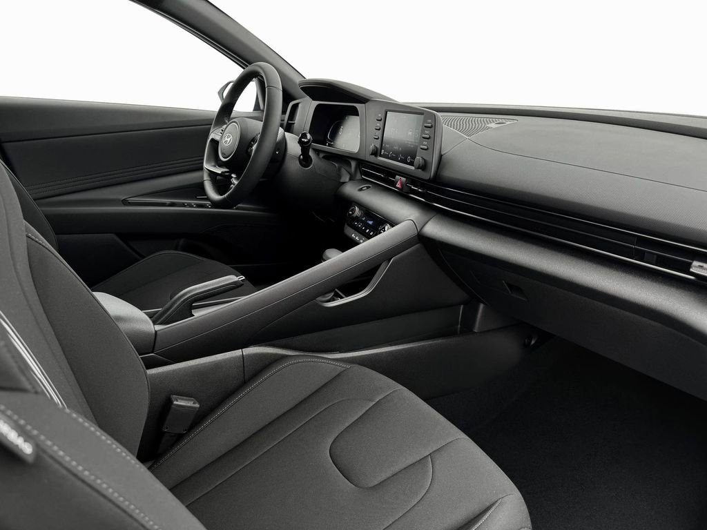 Certified 2025 Hyundai Elantra Sport FWD image 15