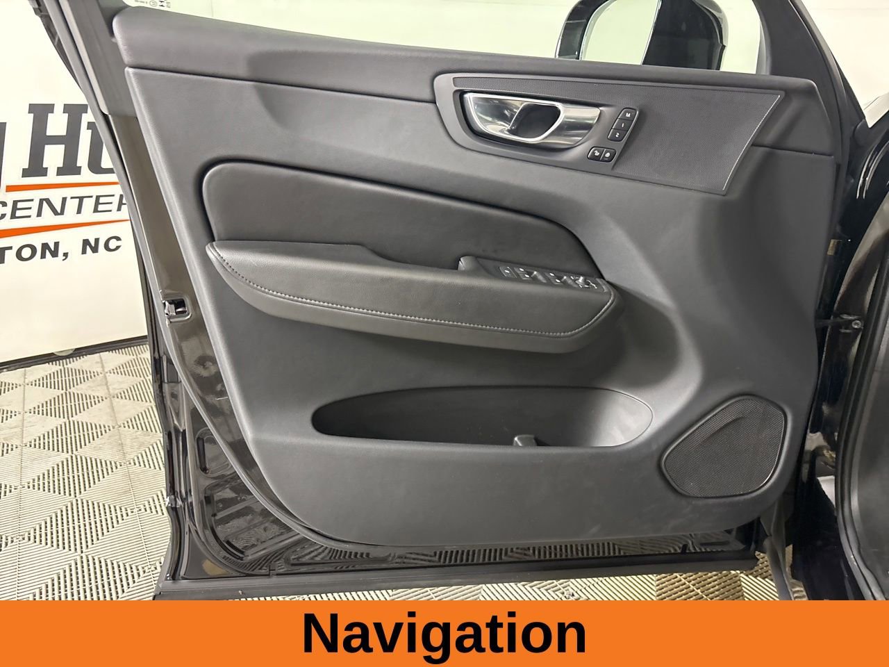 Used 2023 Volvo XC60 B5 Core w/ Climate Package AWD/4WD image 9