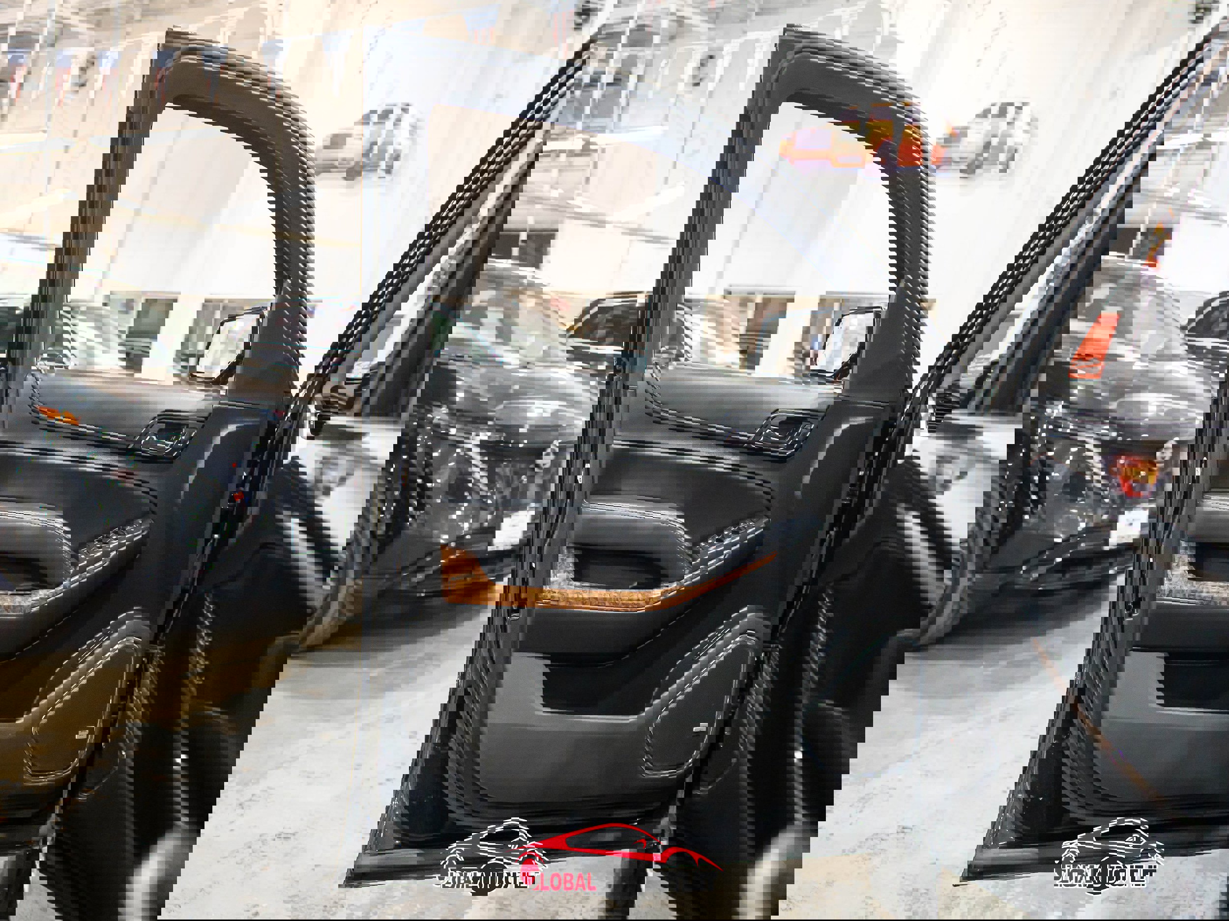 Used 2019 Chevrolet Suburban Premier w/ Premier Plus Edition image 44