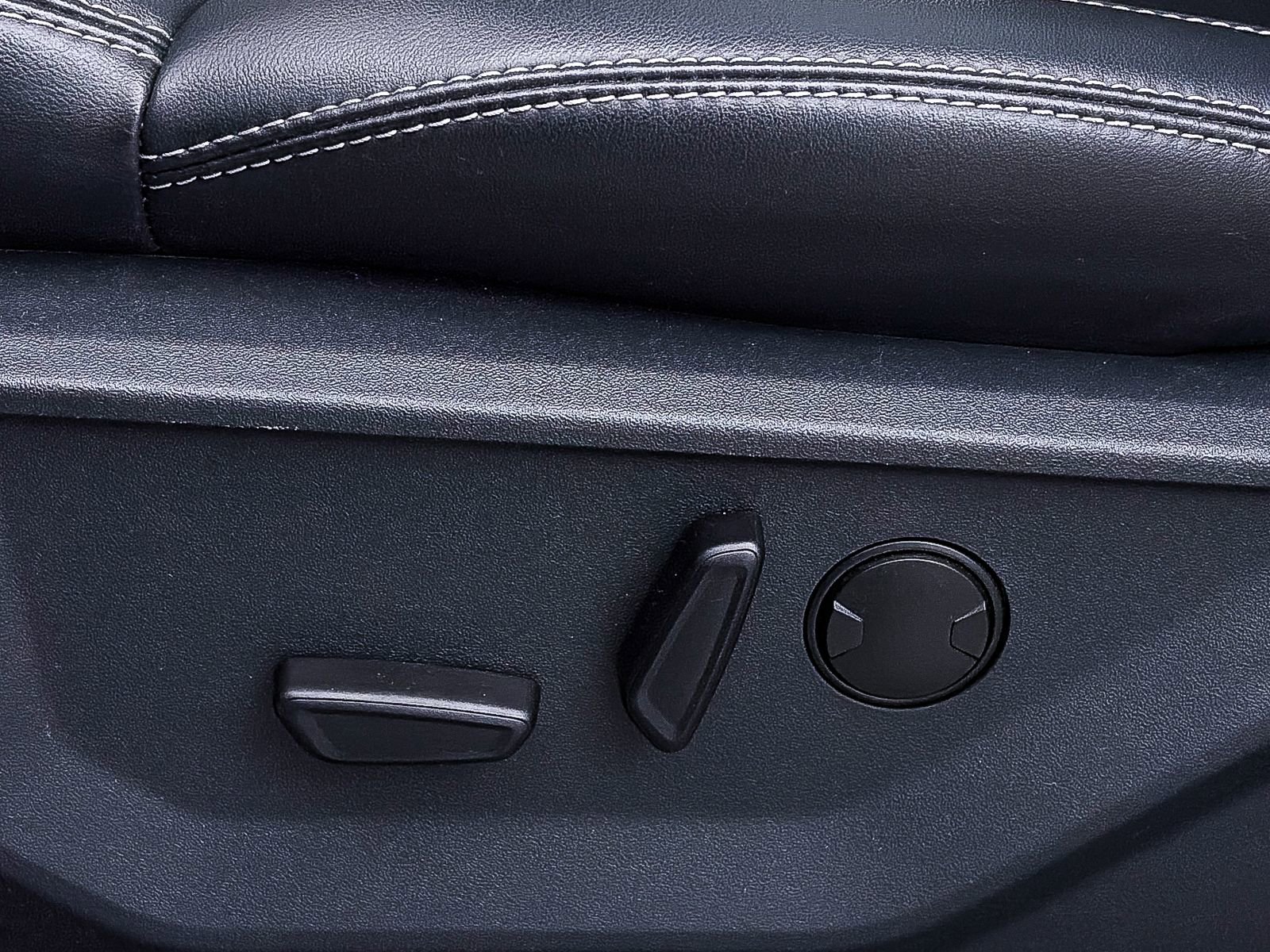 Used 2025 Ford Expedition Max Platinum image 35