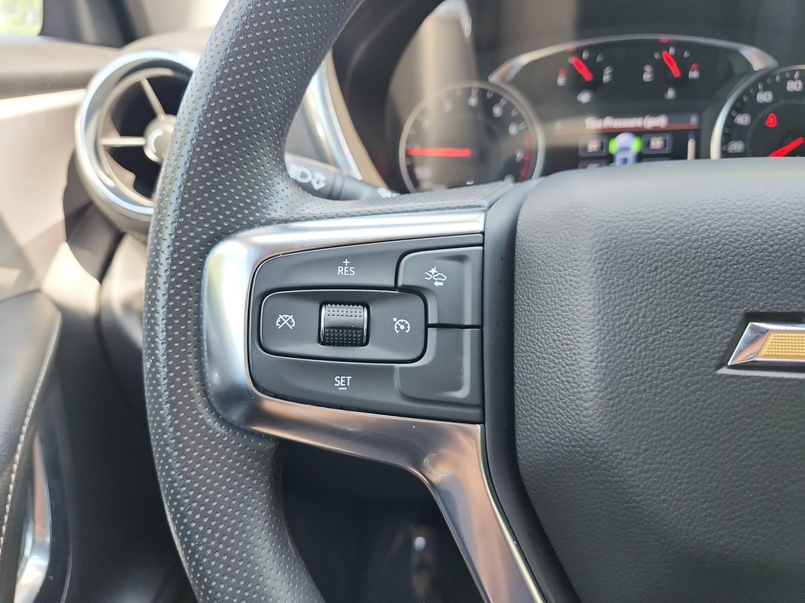 Used 2025 Chevrolet Blazer LT FWD image 26
