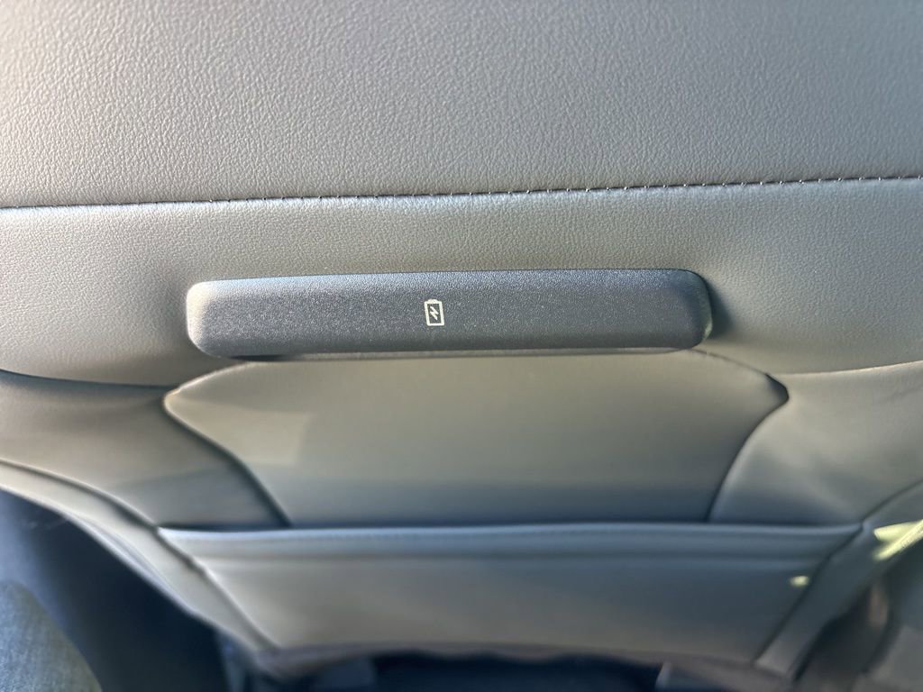 New 2026 Ford Expedition Active image 25