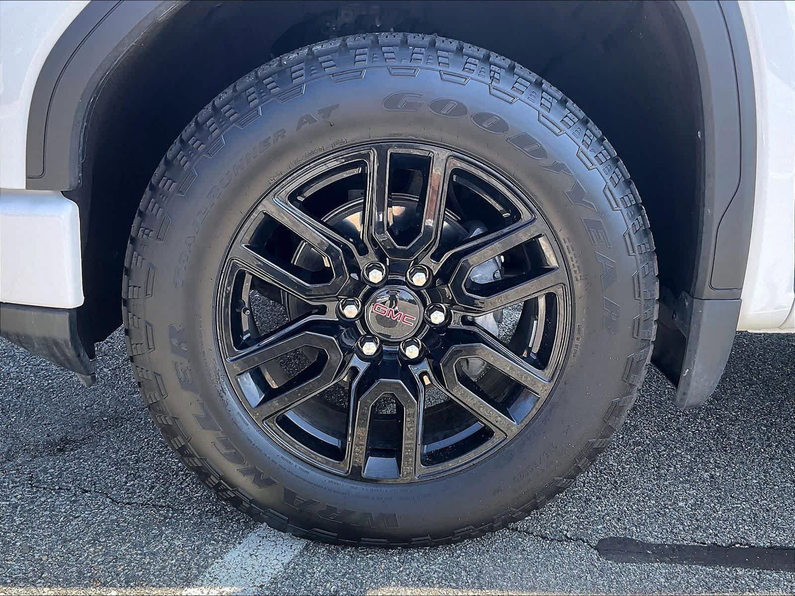 Used 2024 GMC Sierra 1500 Elevation w/ X31 Off-Road Package AWD/4WD image 7