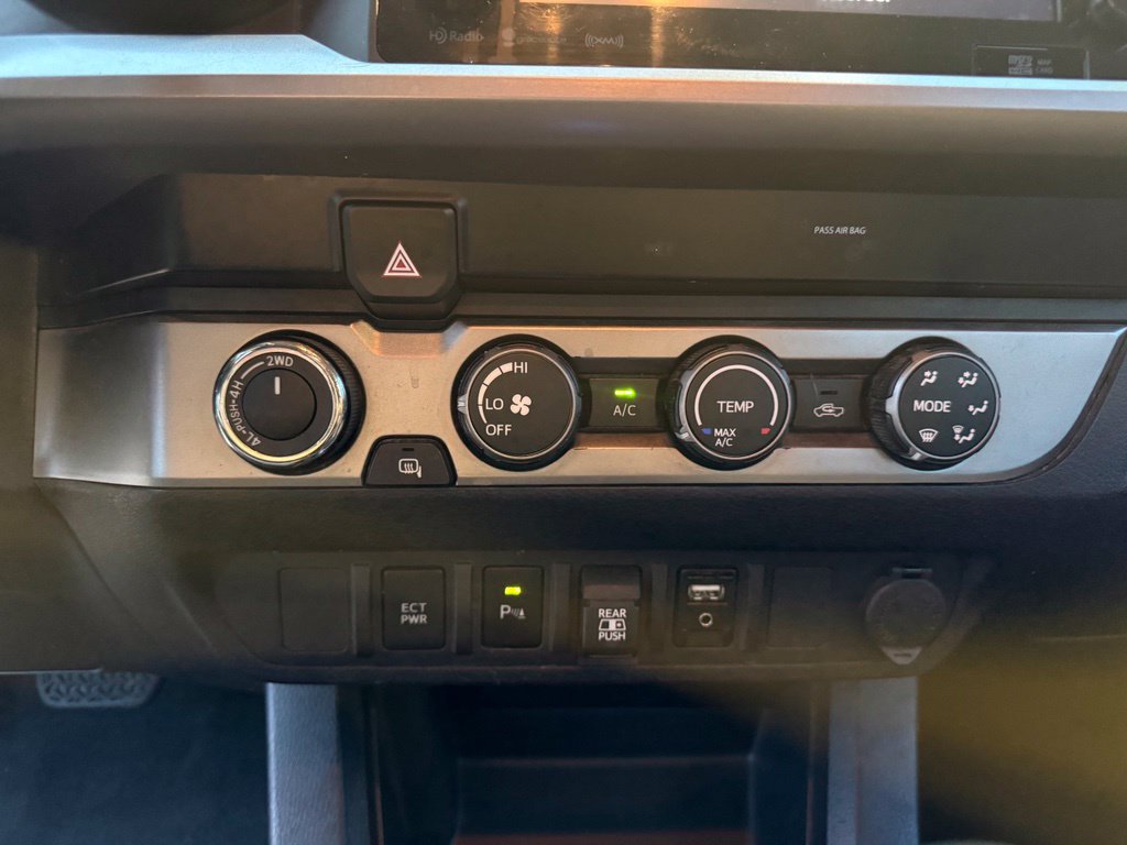 Used 2019 Toyota Tacoma SR5 AWD/4WD image 21