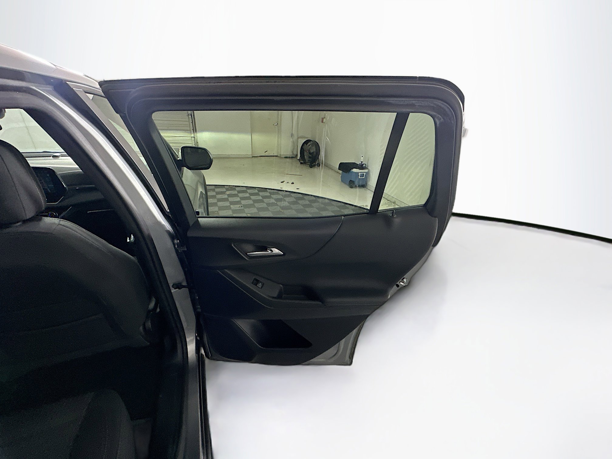 Used 2025 Chevrolet Equinox LT image 29