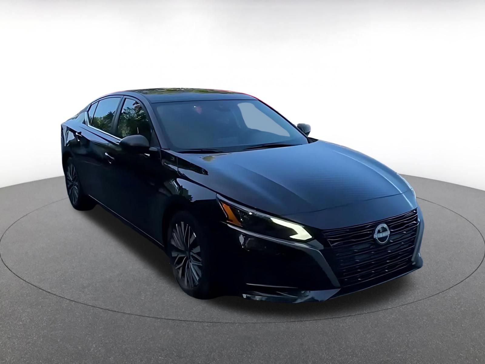 Used 2026 Nissan Altima 2.5 SV FWD image 3