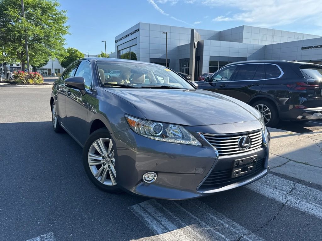 Used 2014 Lexus ES 350 w/ Luxury Package FWD image 1