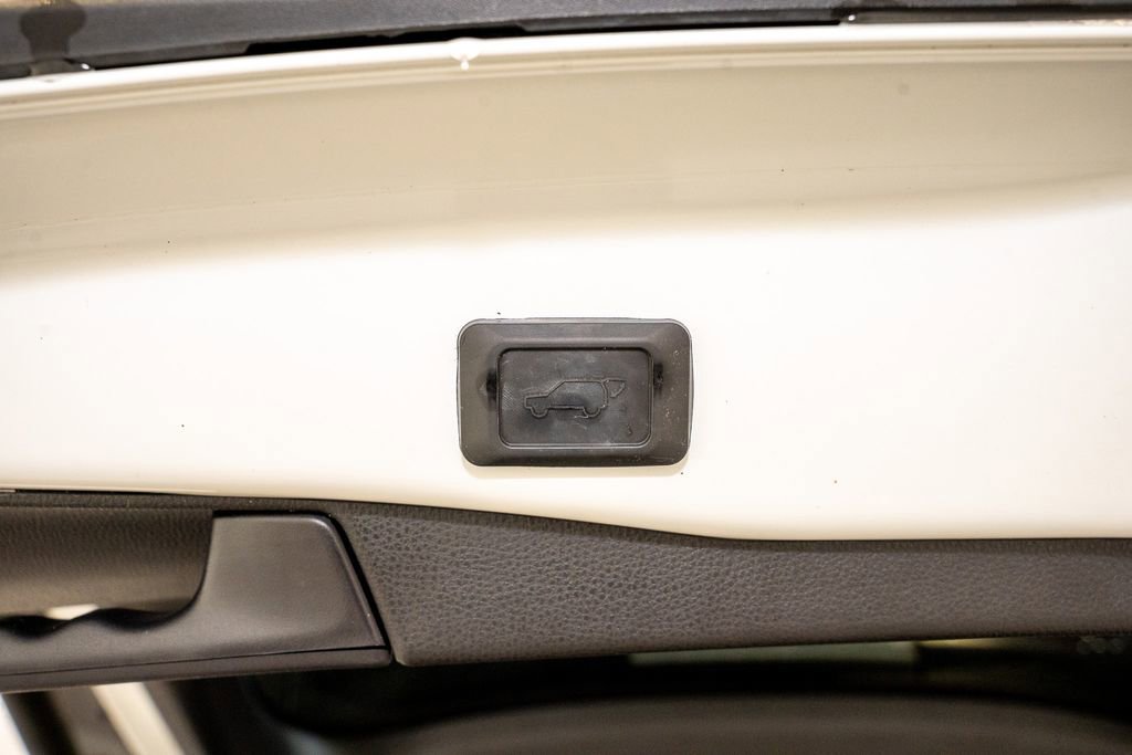 Used 2024 Toyota RAV4 XLE Premium image 6