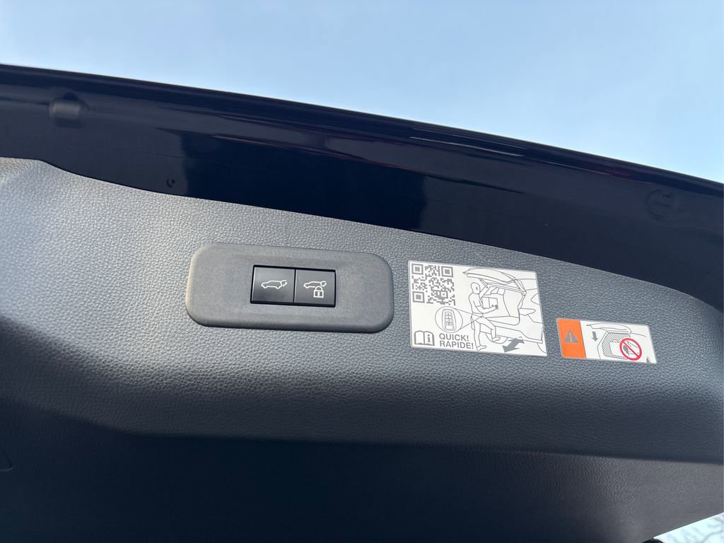 Used 2025 Toyota Crown Signia Limited image 14