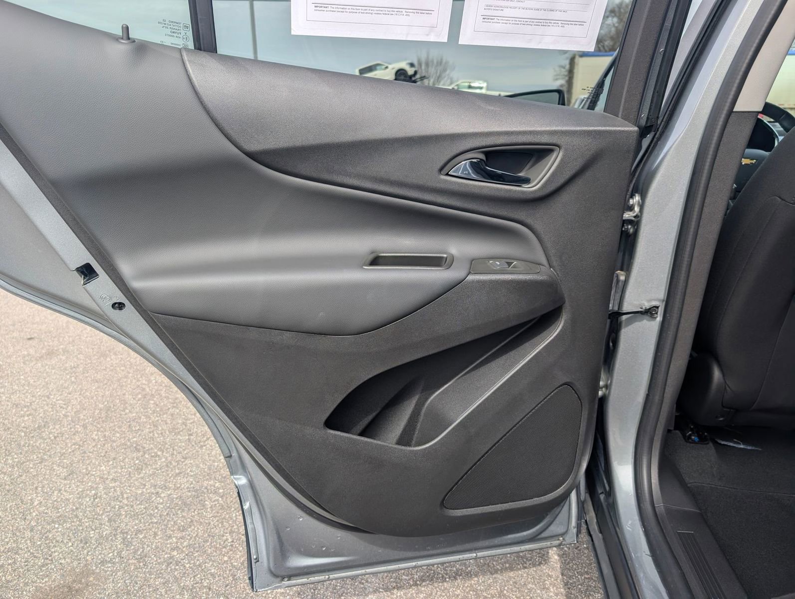 Used 2024 Chevrolet Equinox LT image 23