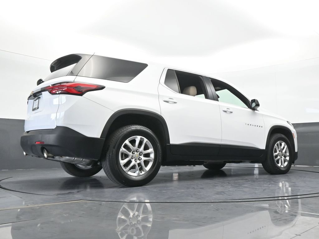 Used 2023 Chevrolet Traverse LS image 53