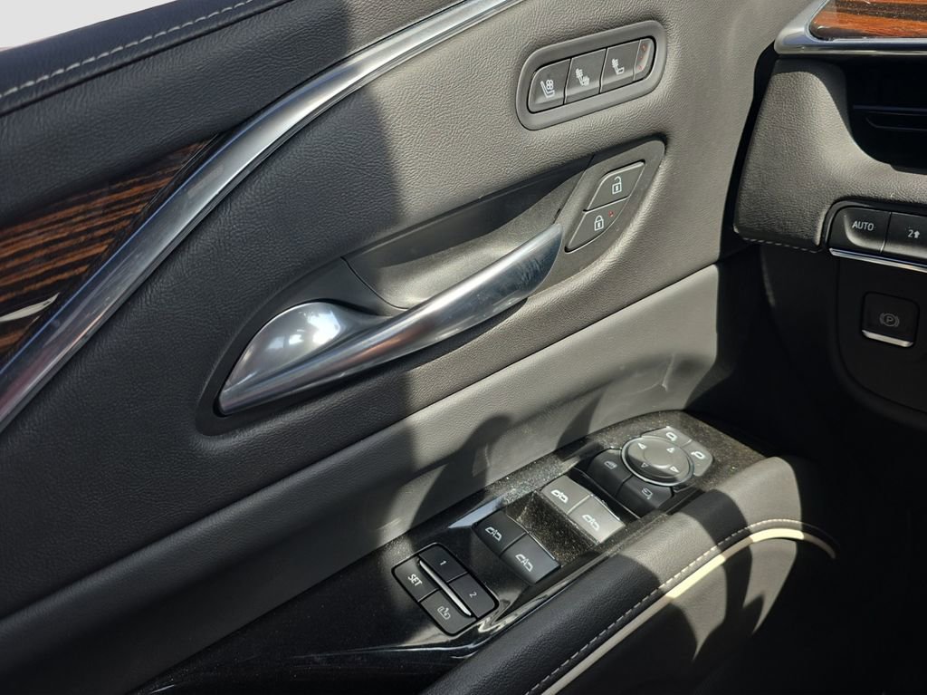 Used 2022 Cadillac Escalade ESV Premium Luxury image 11