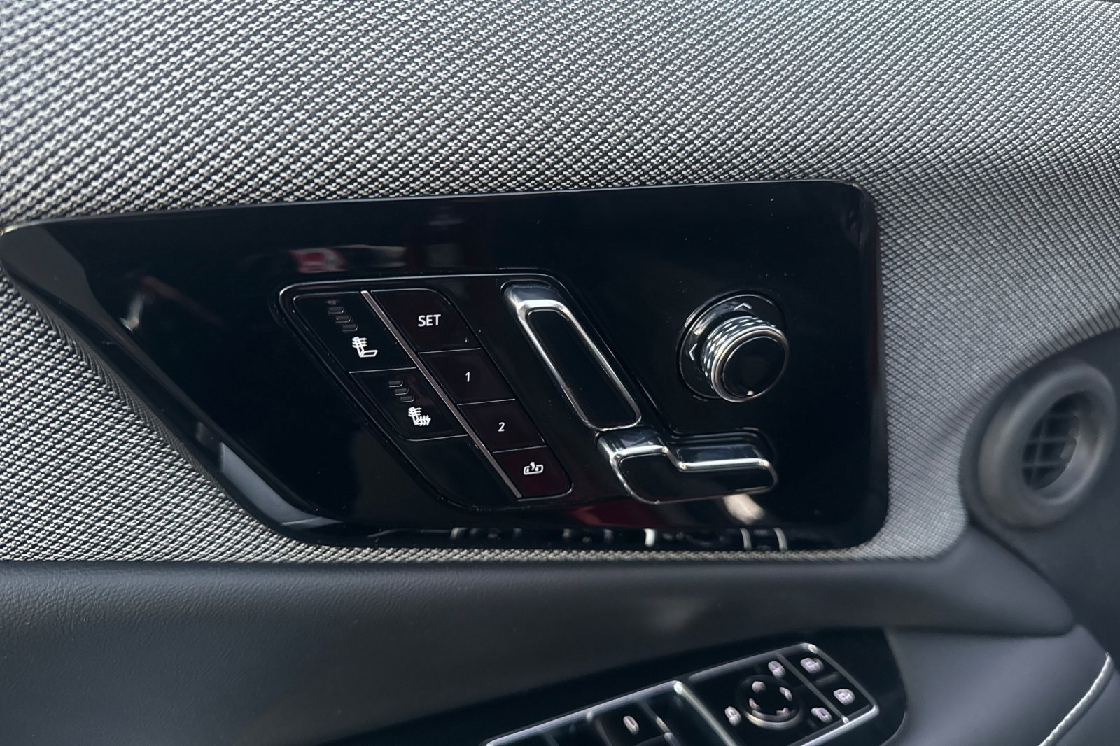 Certified 2025 Cadillac Optiq Luxury 1 image 12