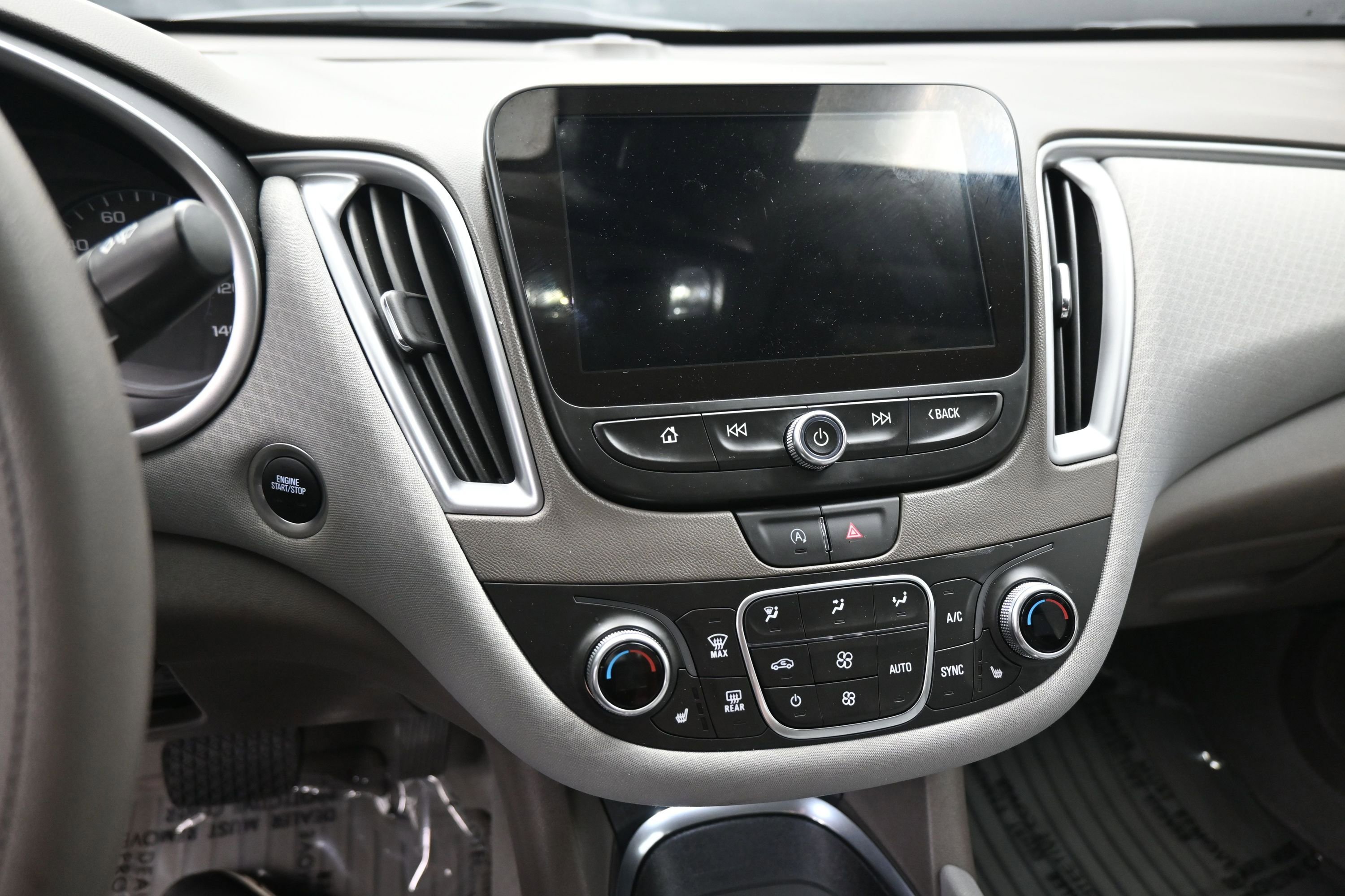 Used 2024 Chevrolet Malibu LT FWD image 15