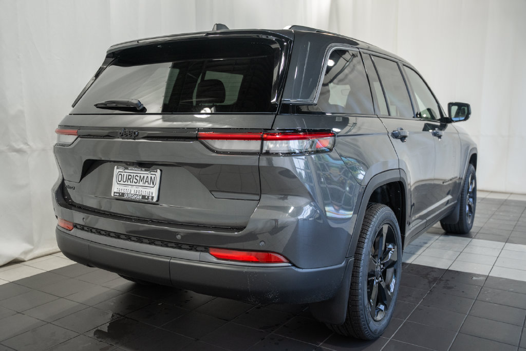 New 2026 Jeep Grand Cherokee Limited w/ Limited Altitude Package AWD/4WD image 4