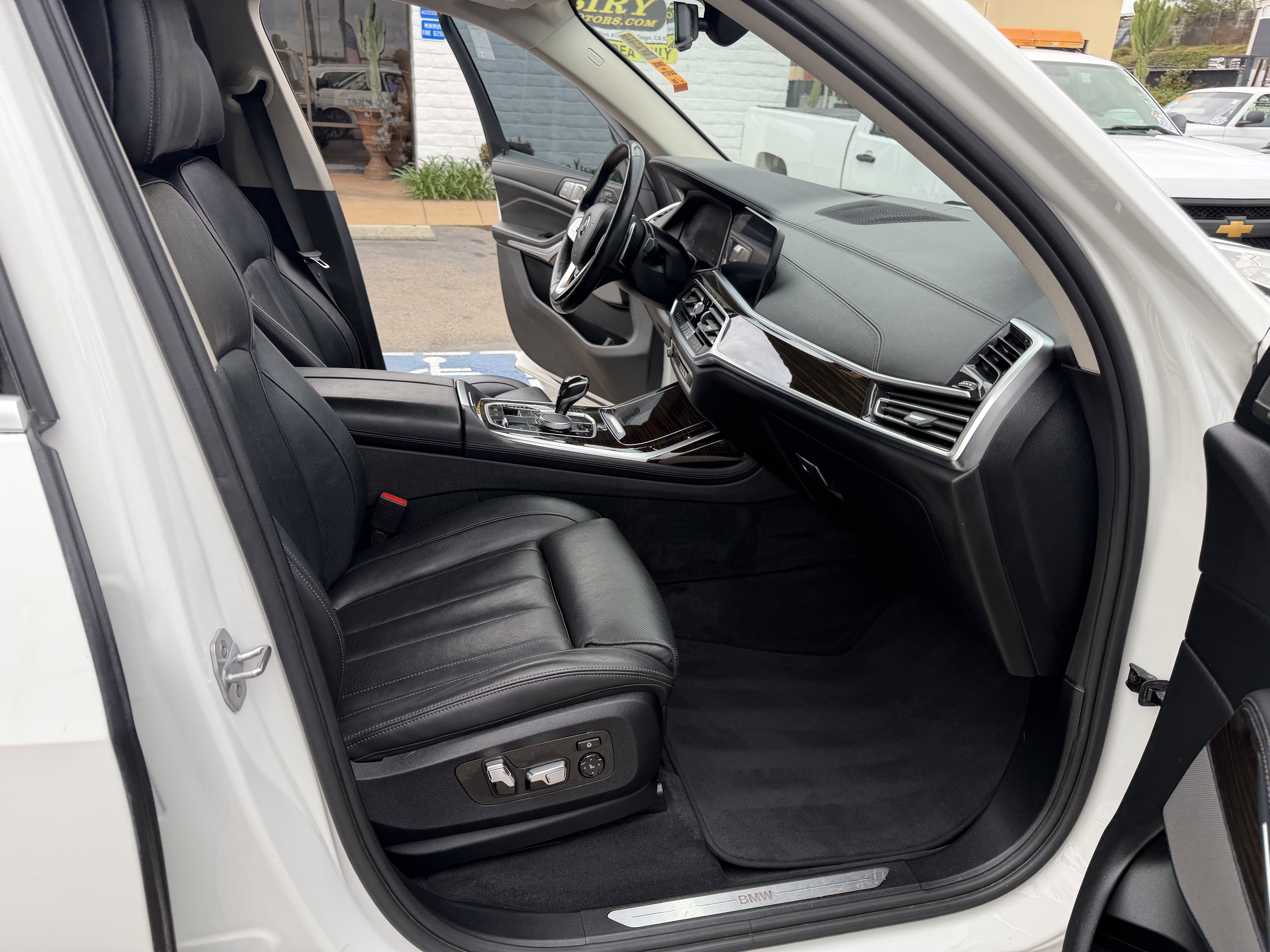 Used 2020 BMW X7 xDrive40i w/ Premium Package image 29