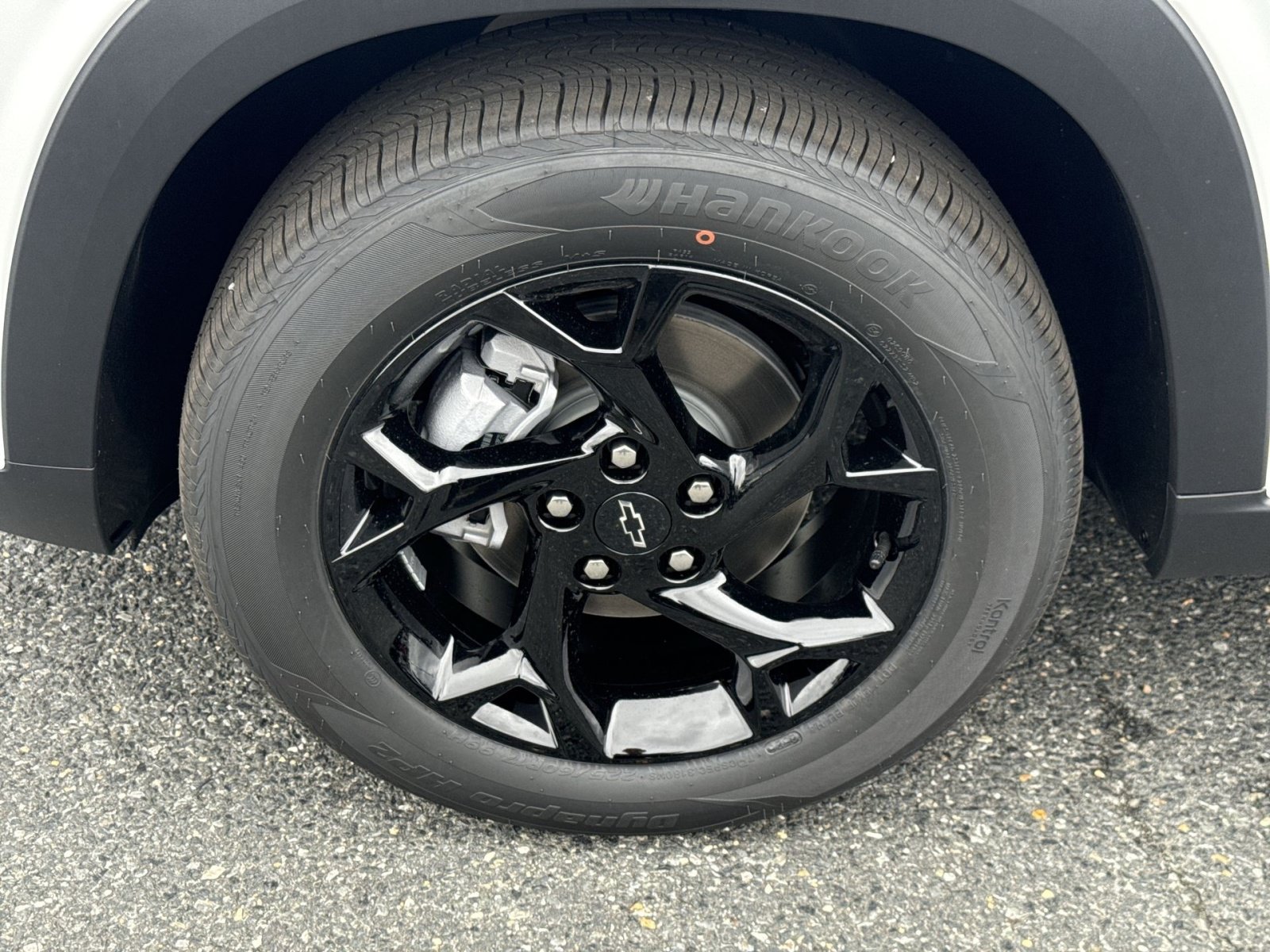 New 2026 Chevrolet Trax LT w/ Sunroof Package FWD image 13